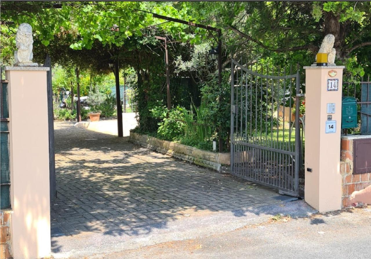 La Terrazza Sui Limoni: Nature Retreat with Beach and Adventure Access Cisano sul Neva Exterior photo
