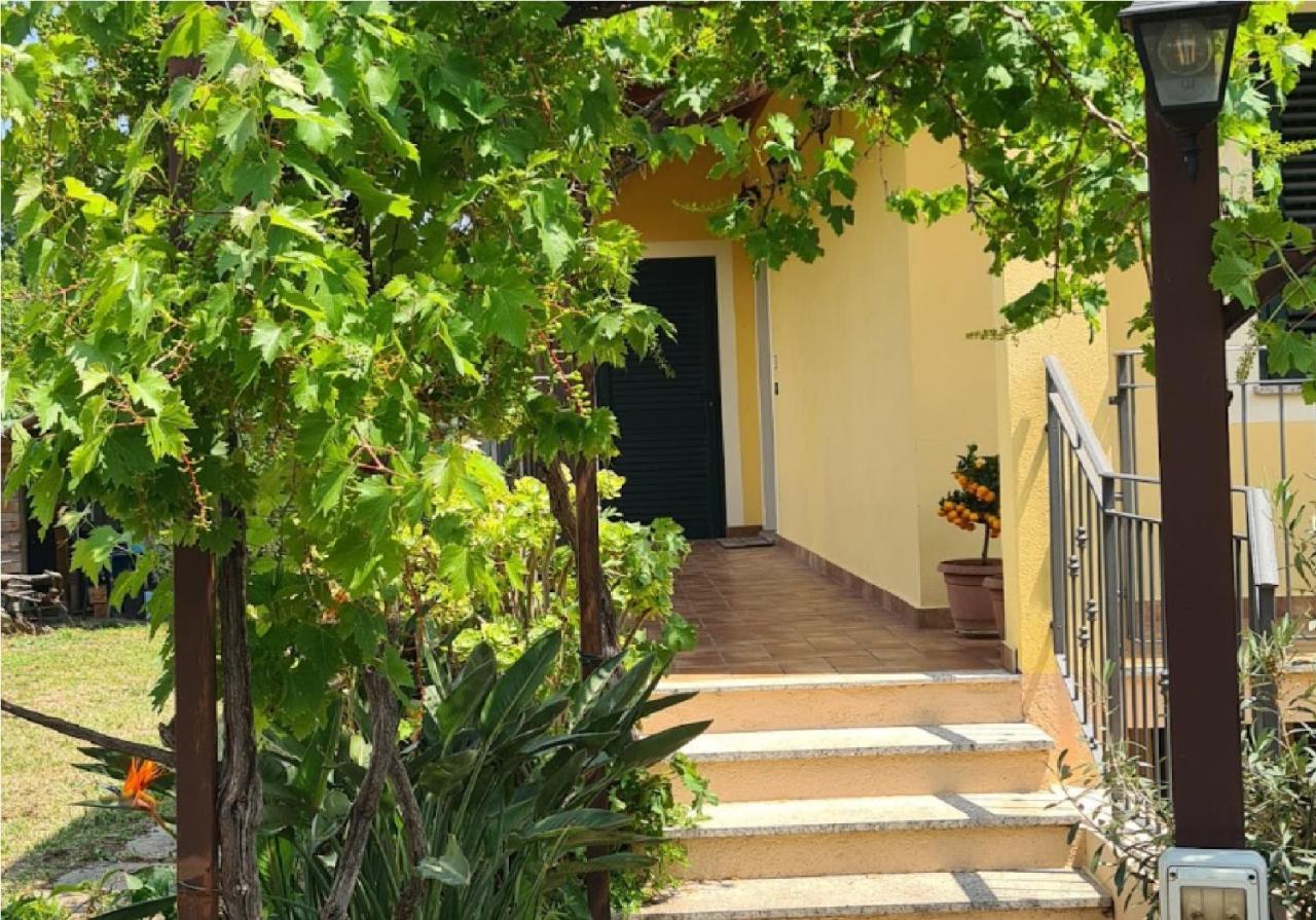 La Terrazza Sui Limoni: Nature Retreat with Beach and Adventure Access Cisano sul Neva Exterior photo